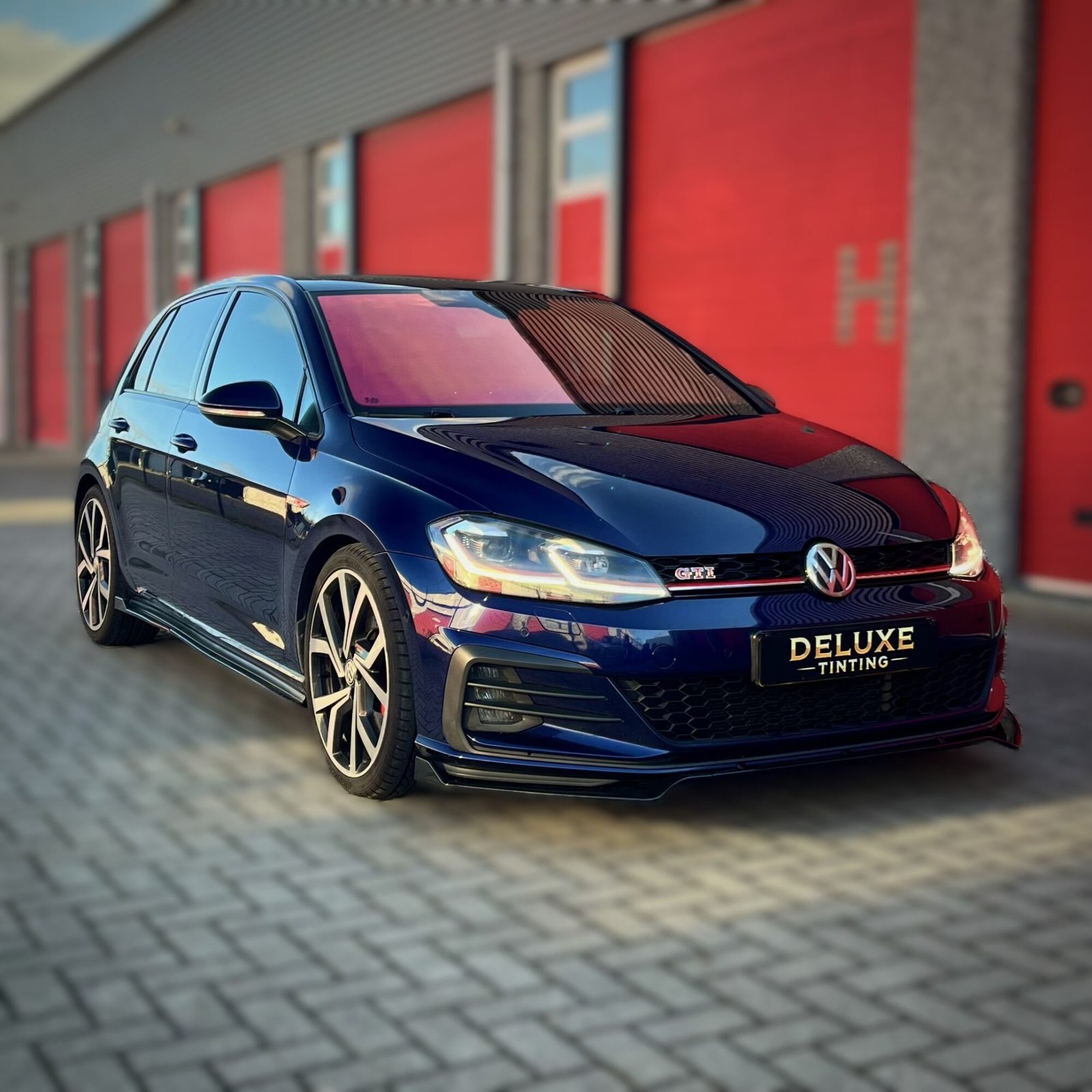 Red-rode-chameleon-tint-voorraam-deluxetinting-emmen-golf-gti-7,5